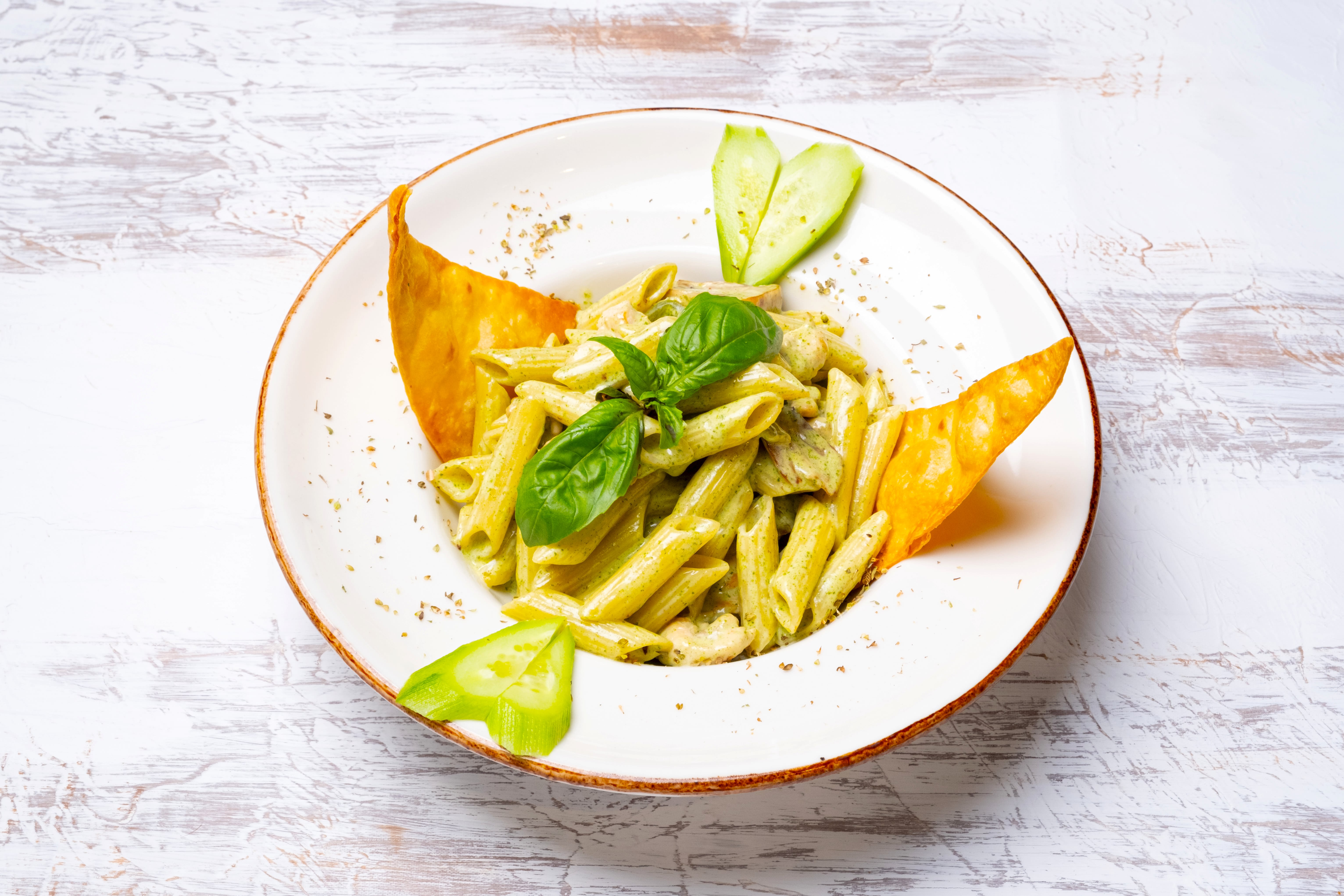 KÖRİ SOSLU TAVUKLU PENNE