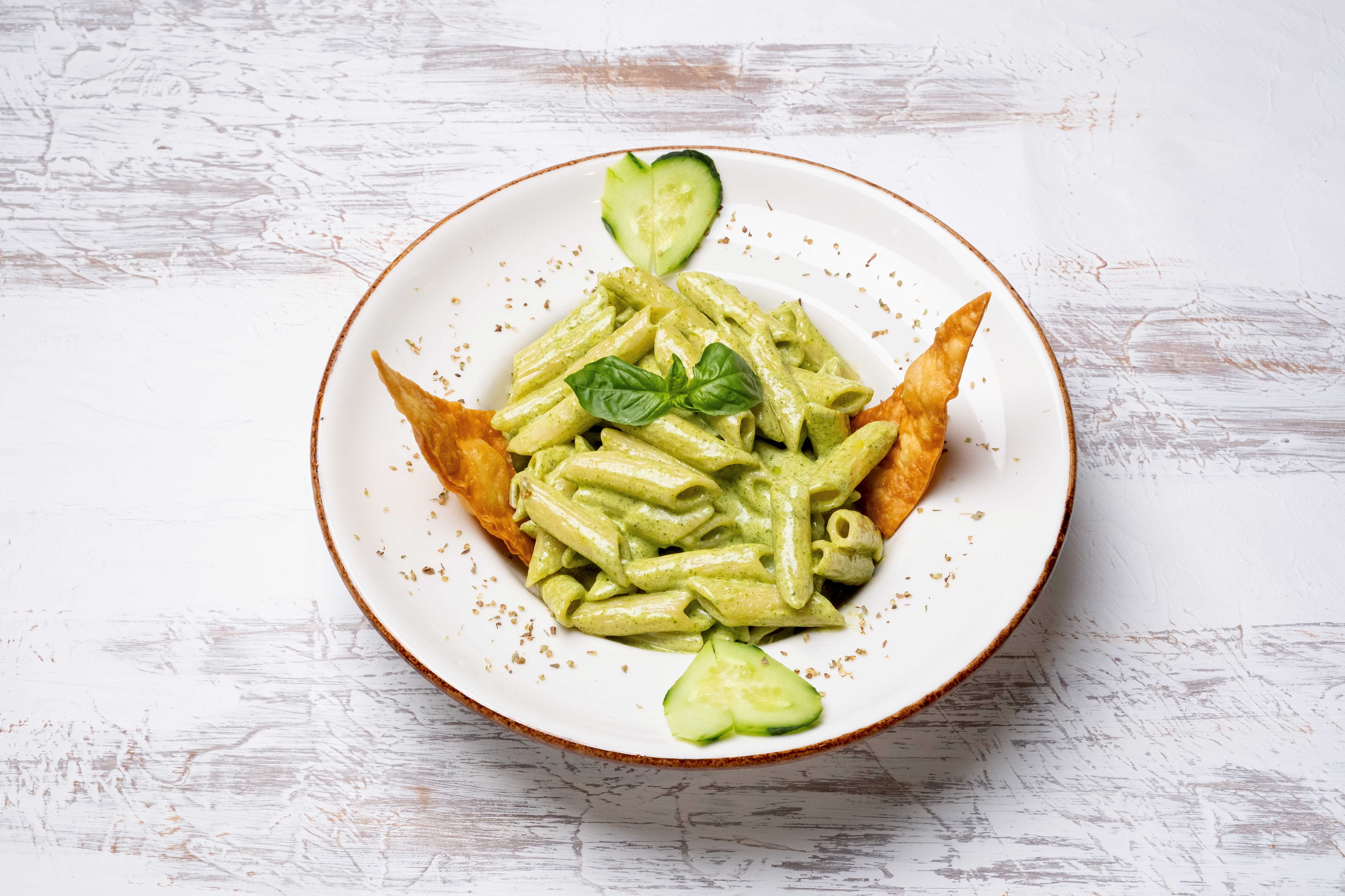 PESTO SOSLU TAVUKLU PENNE 