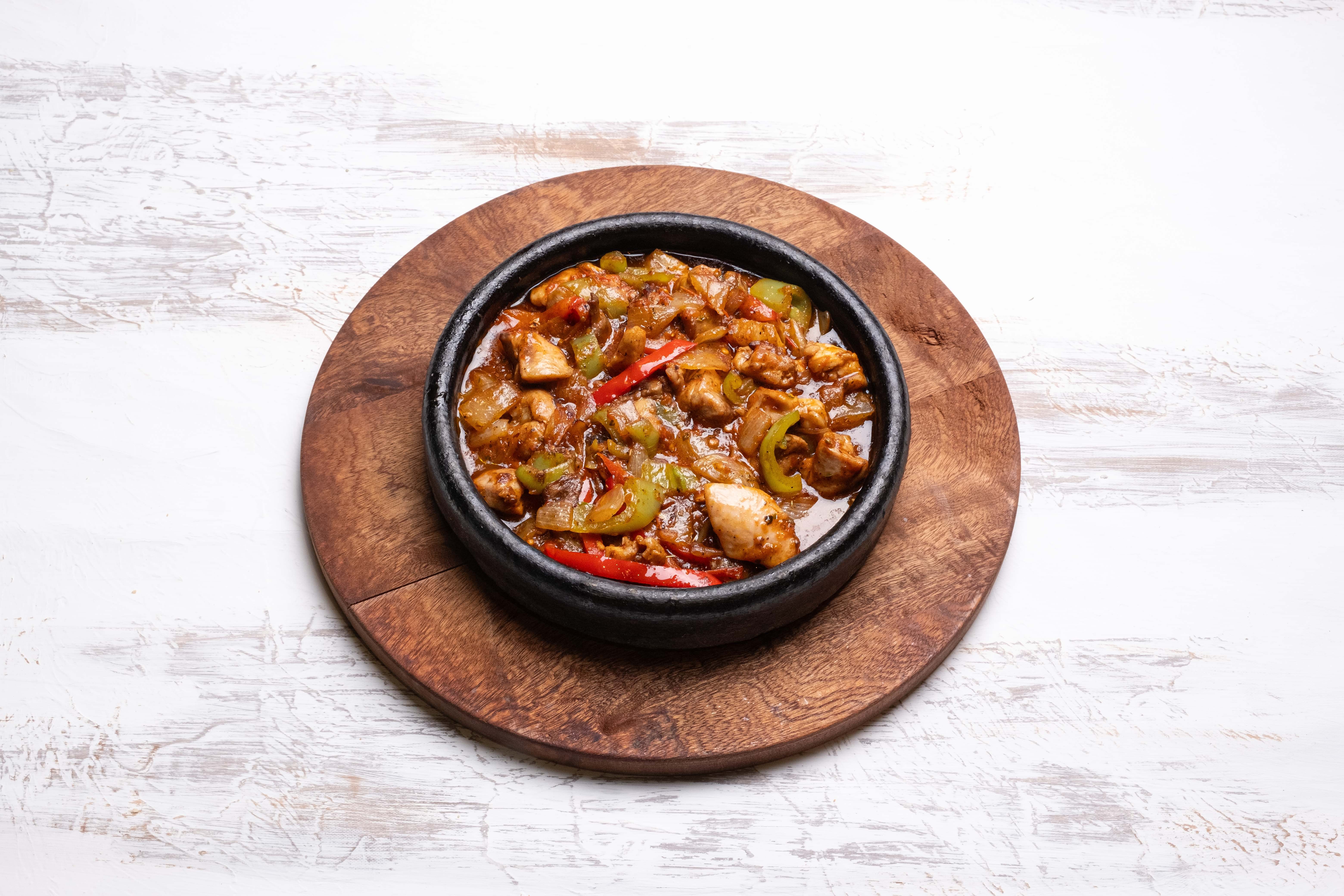 GÜVEÇTE TAVUK SOTE