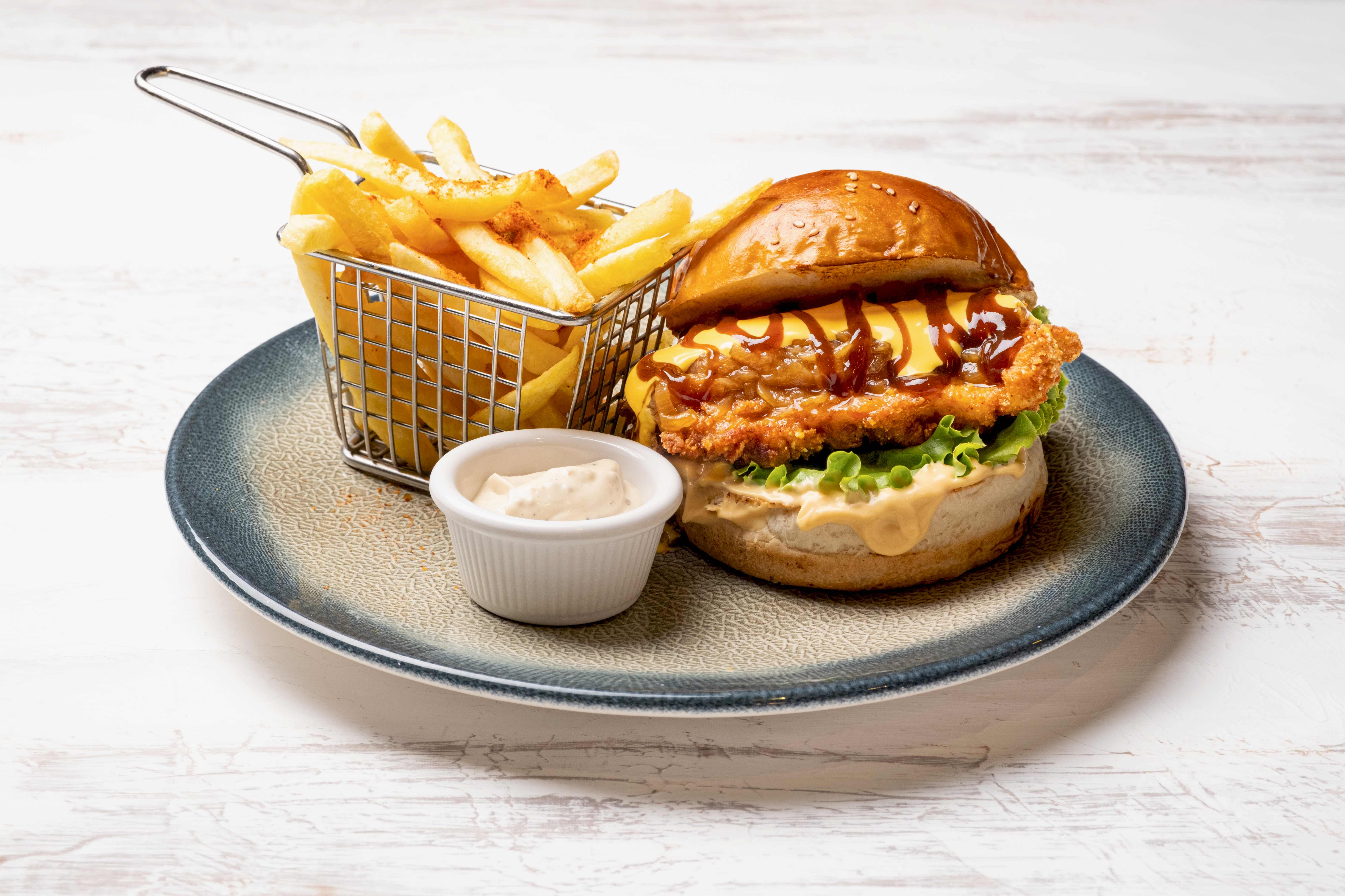 CHICKEN BBQ BURGER